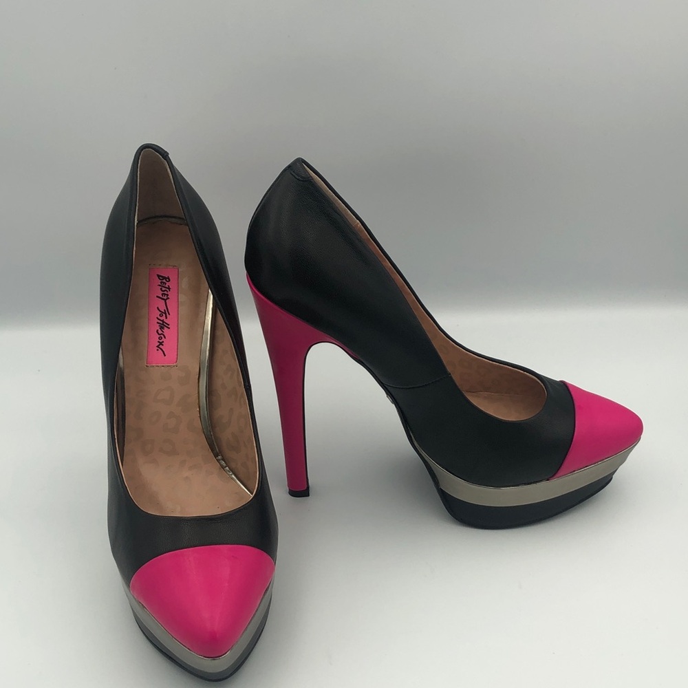 Betsey Johnson Carmindy Black and Pink High Heels Leather Upper NIB - Picture 2 of 15